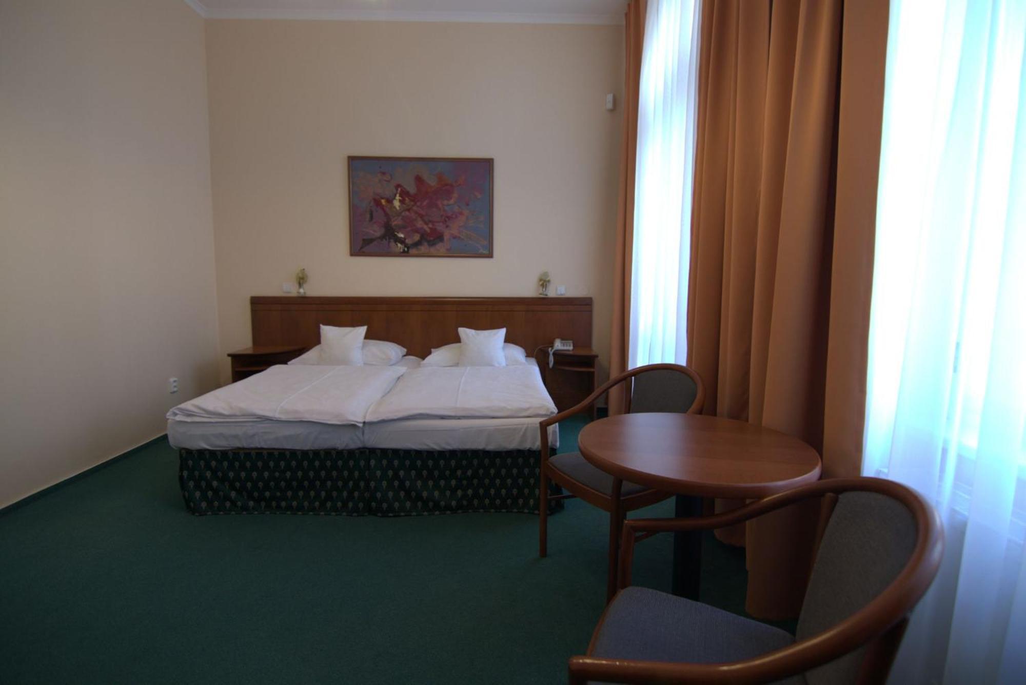 Hotel Westend Marianske Lazne Exterior foto